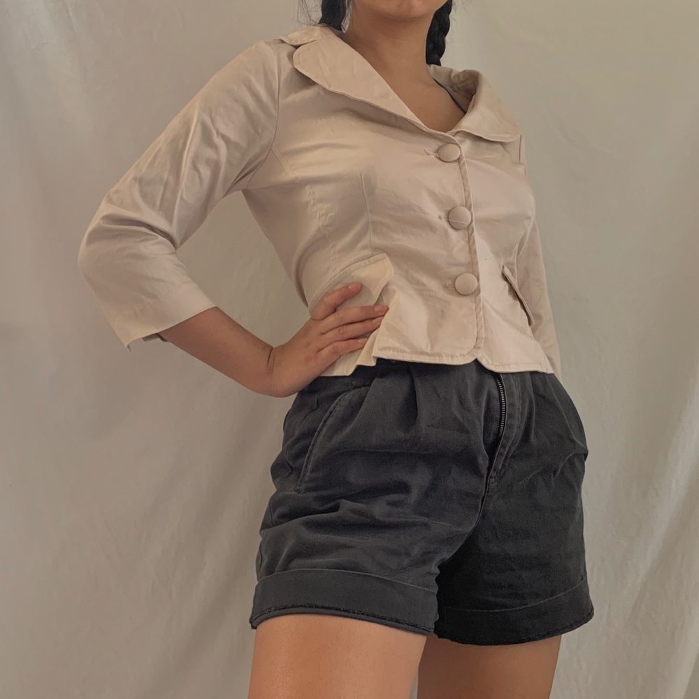 ✨VINTAGE CROPPED CREAM COLORED BLAZER!✨